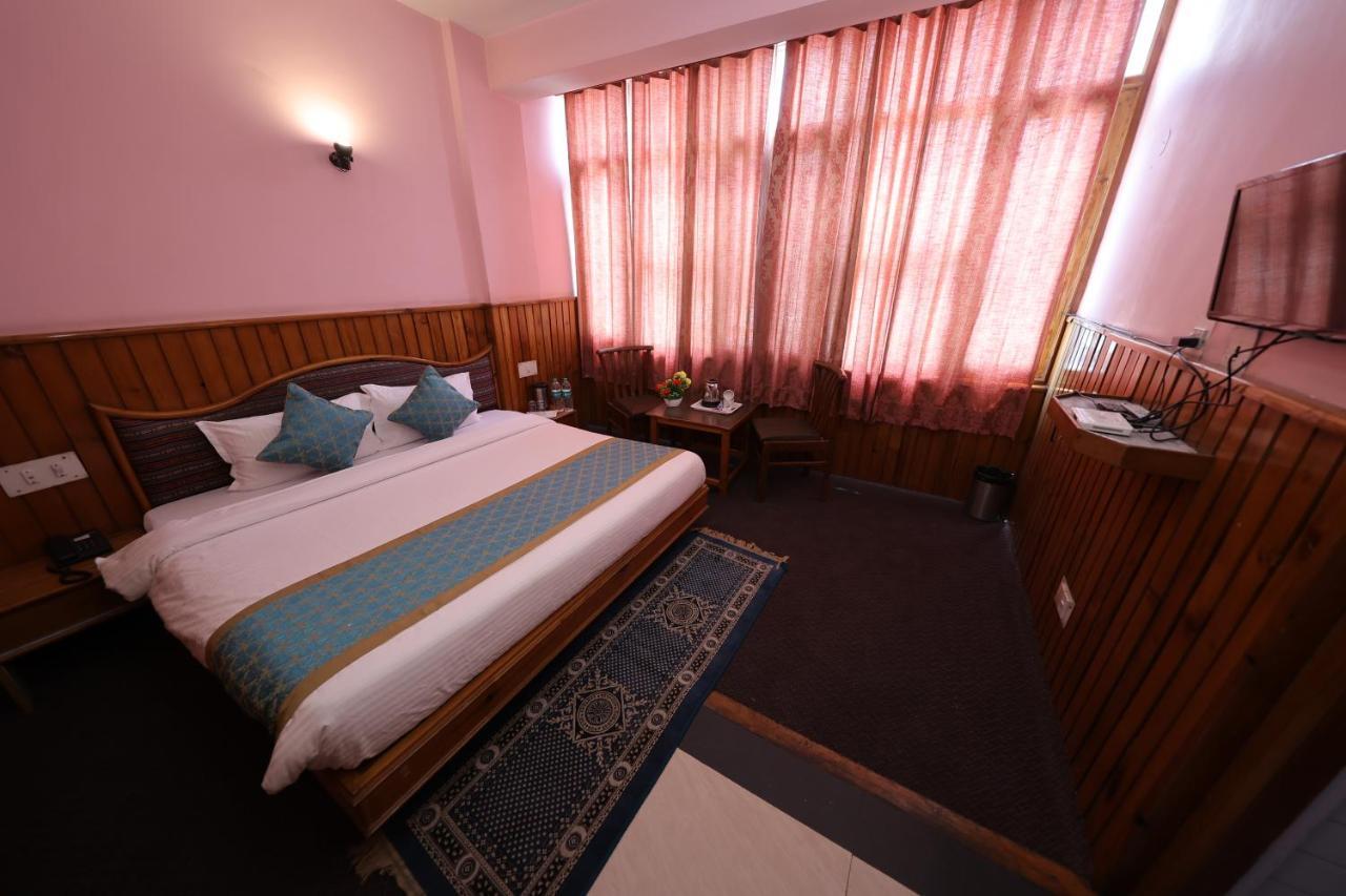 Hotel Yak Manāli Εξωτερικό φωτογραφία